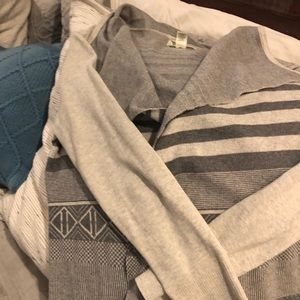 Stunning gray/cream longer ladies sweater